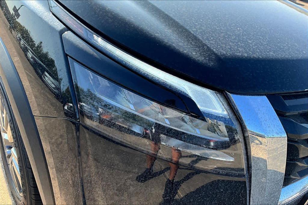 new 2025 Nissan Pathfinder car, priced at $32,728