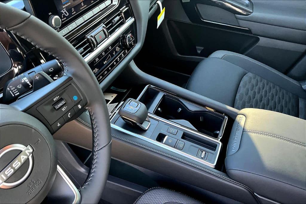 new 2025 Nissan Pathfinder car, priced at $32,728