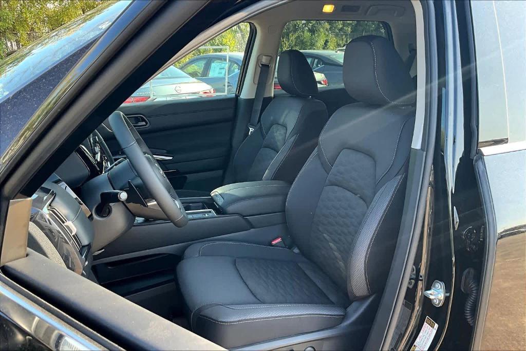 new 2025 Nissan Pathfinder car, priced at $32,728