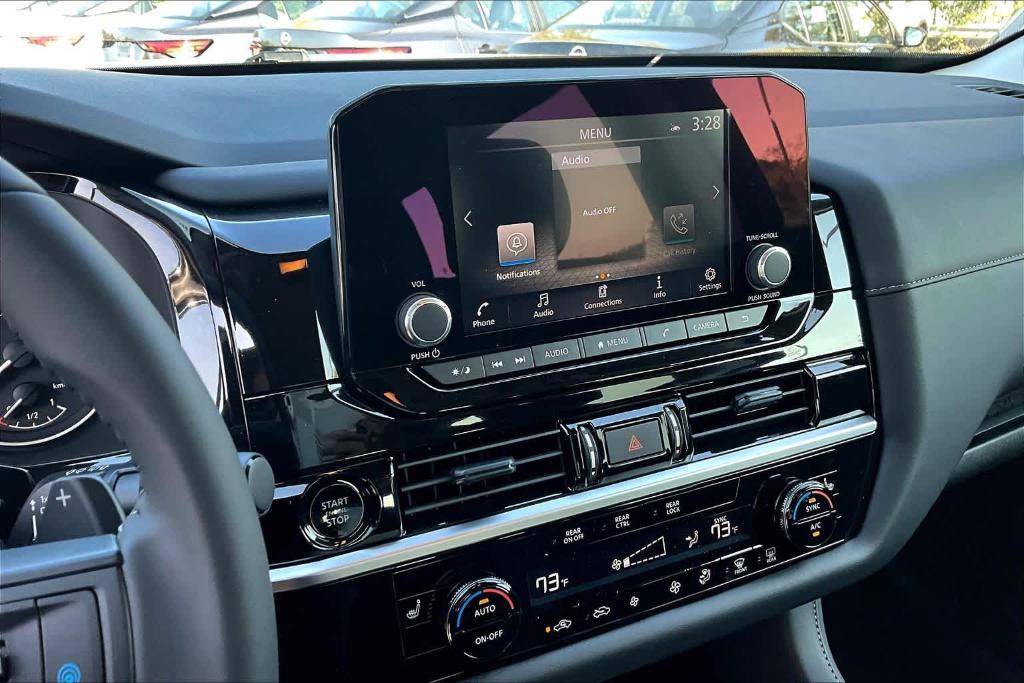 new 2025 Nissan Pathfinder car, priced at $32,728