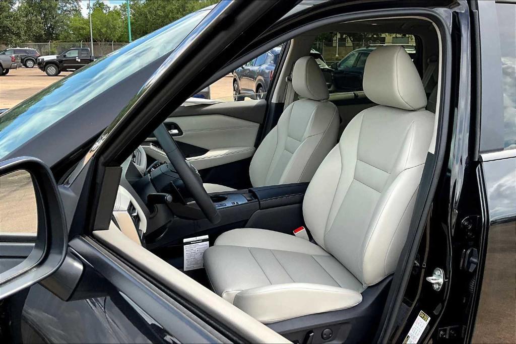 new 2025 Nissan Frontier car, priced at $40,585
