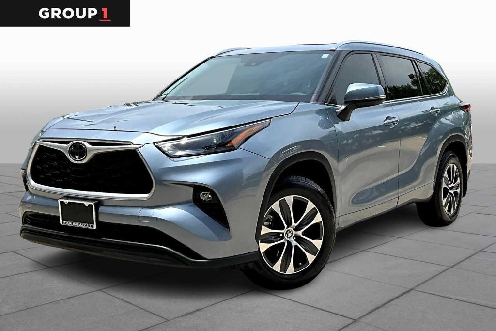 used 2021 Toyota Highlander car, priced at $25,395