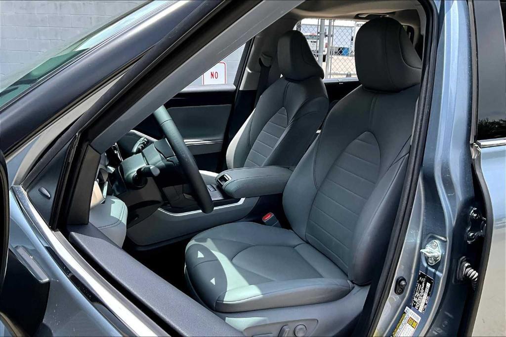 used 2021 Toyota Highlander car, priced at $25,395