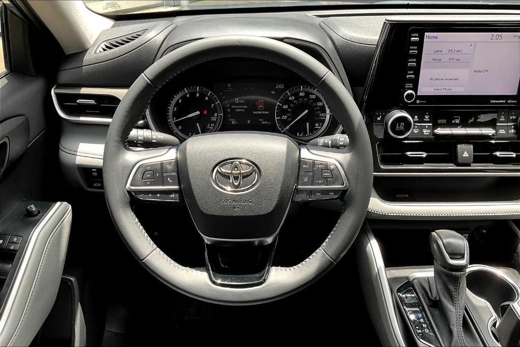 used 2021 Toyota Highlander car, priced at $25,395