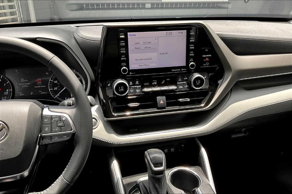 used 2021 Toyota Highlander car, priced at $25,395