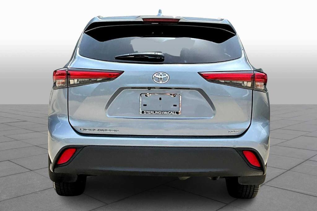 used 2021 Toyota Highlander car, priced at $25,395