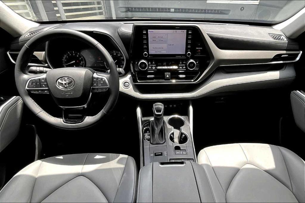 used 2021 Toyota Highlander car, priced at $25,395
