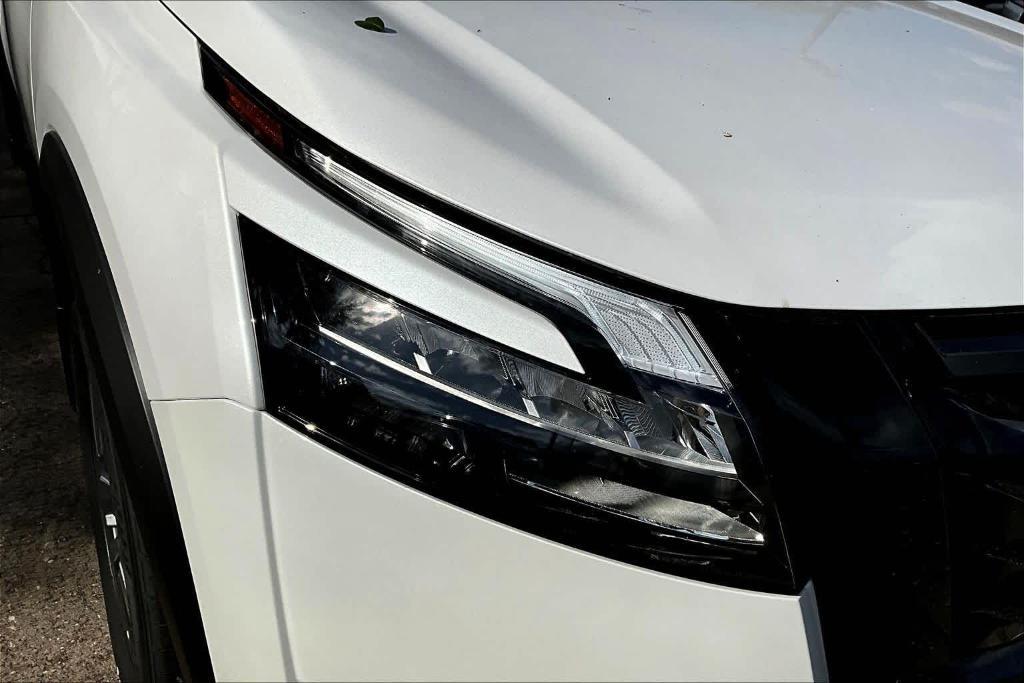 new 2025 Nissan Pathfinder car, priced at $33,673