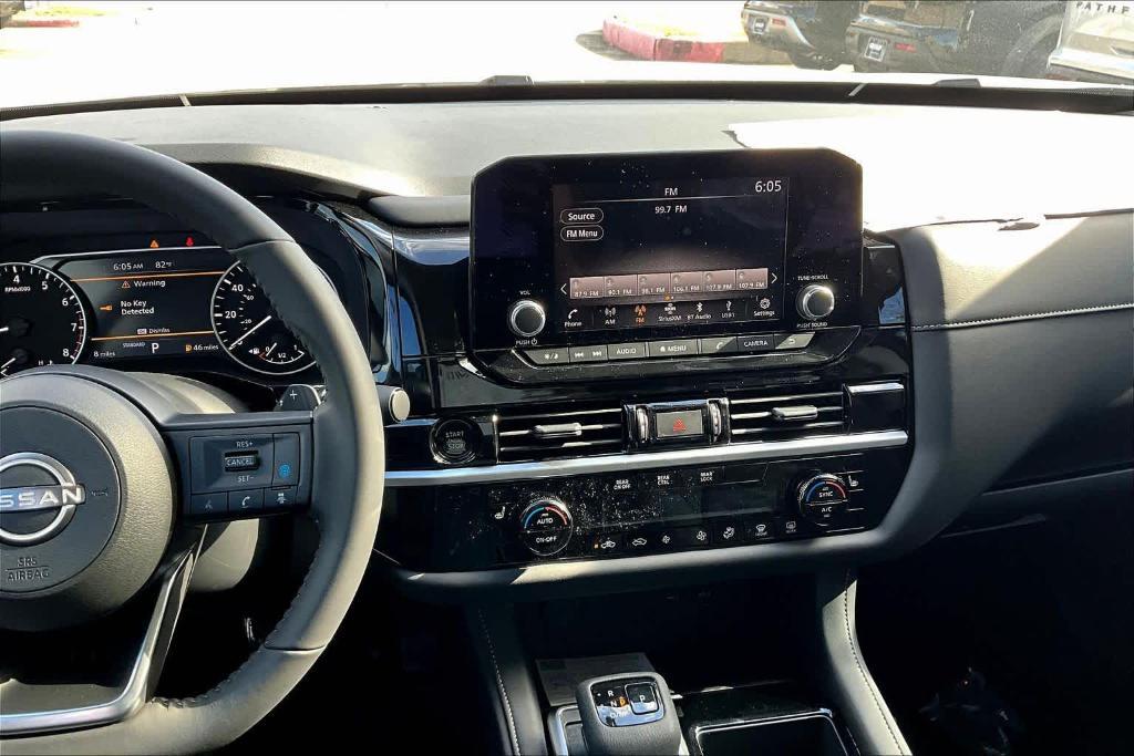 new 2025 Nissan Pathfinder car, priced at $33,673