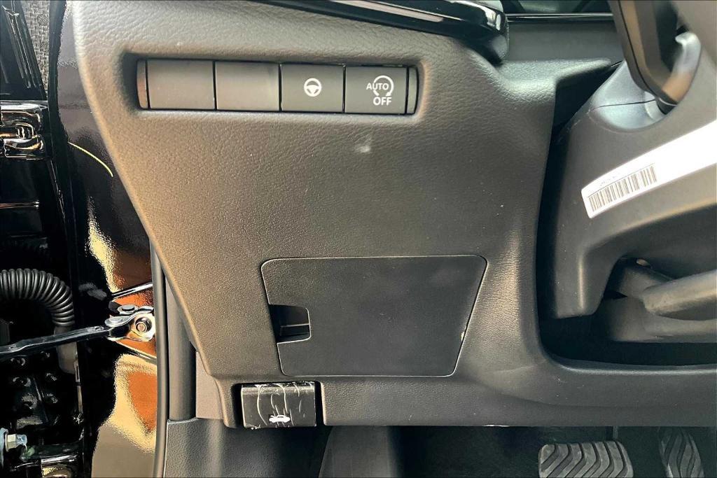 new 2025 Nissan Kicks car, priced at $27,075