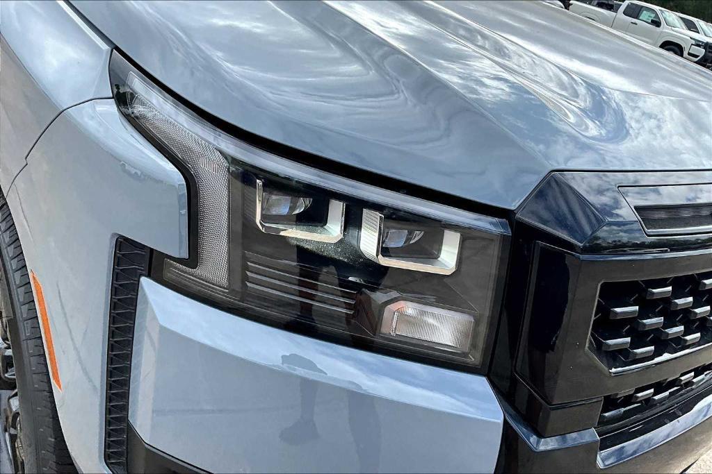 new 2026 Nissan Frontier car, priced at $38,985