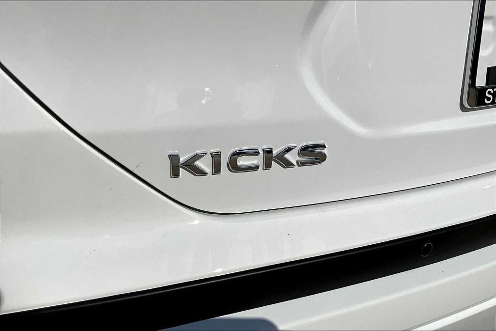new 2025 Nissan Kicks Play car, priced at $22,123