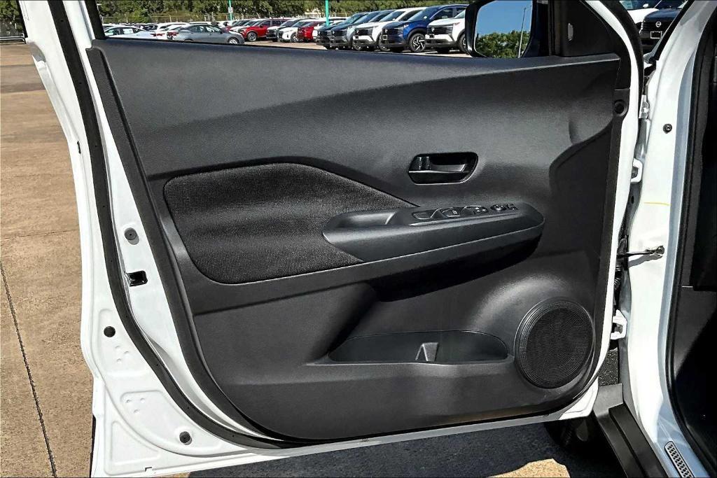new 2025 Nissan Kicks Play car, priced at $22,123