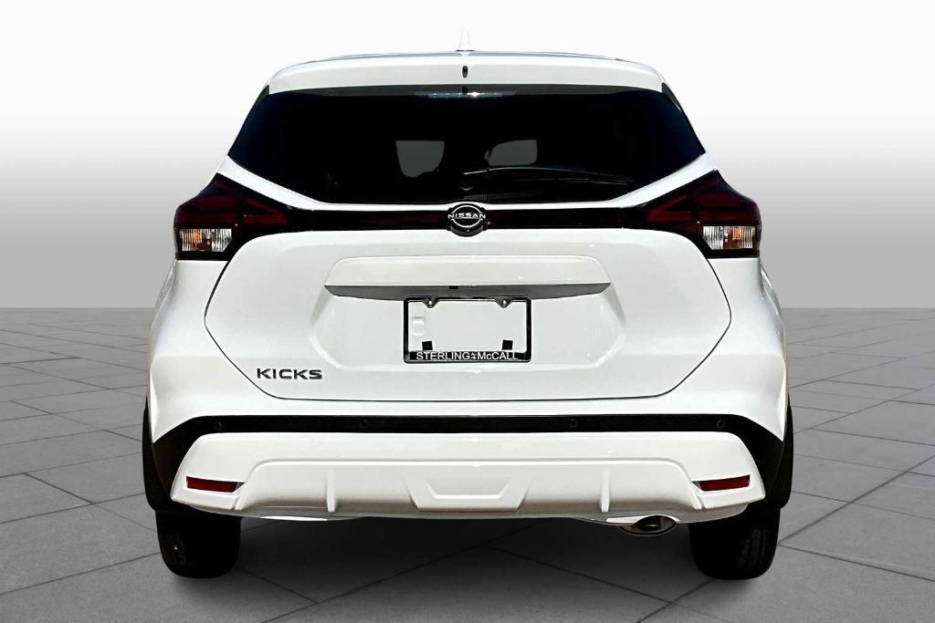 new 2025 Nissan Kicks Play car, priced at $22,123