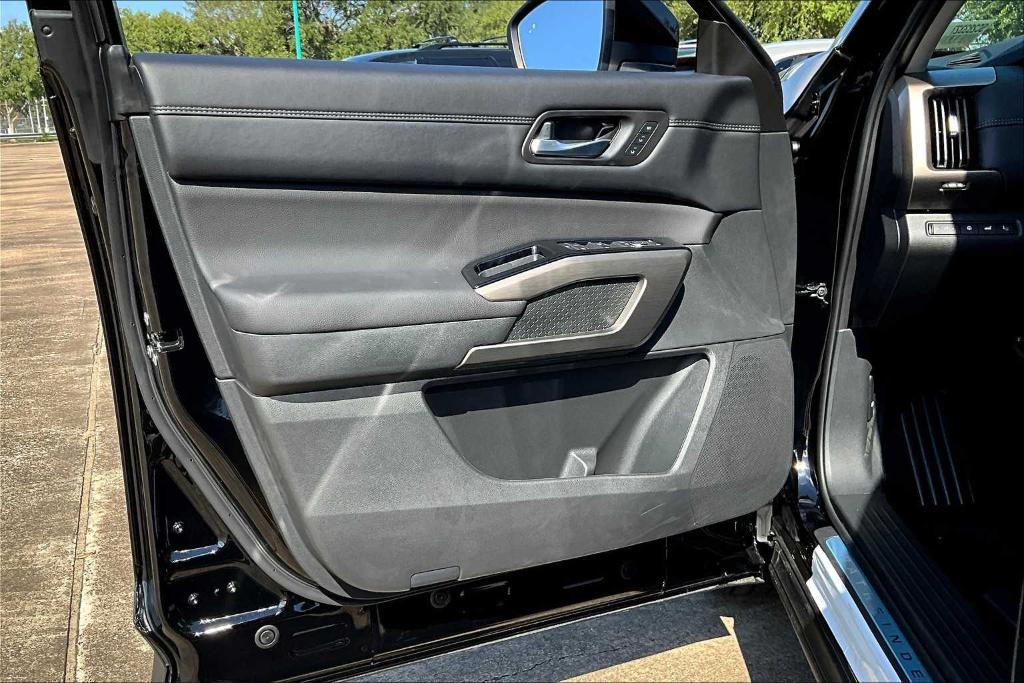 new 2025 Nissan Pathfinder car, priced at $41,865
