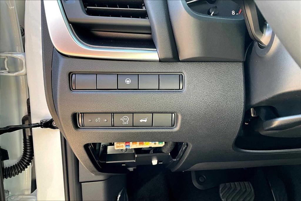 new 2025 Nissan Rogue car, priced at $31,260