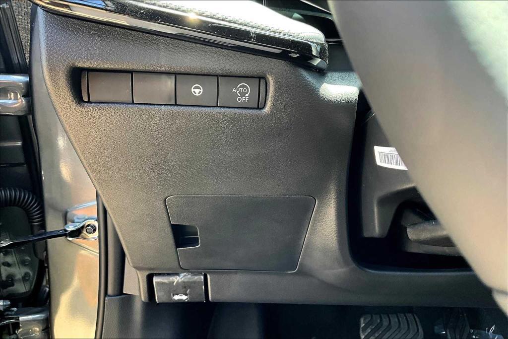 new 2025 Nissan Kicks car, priced at $24,158