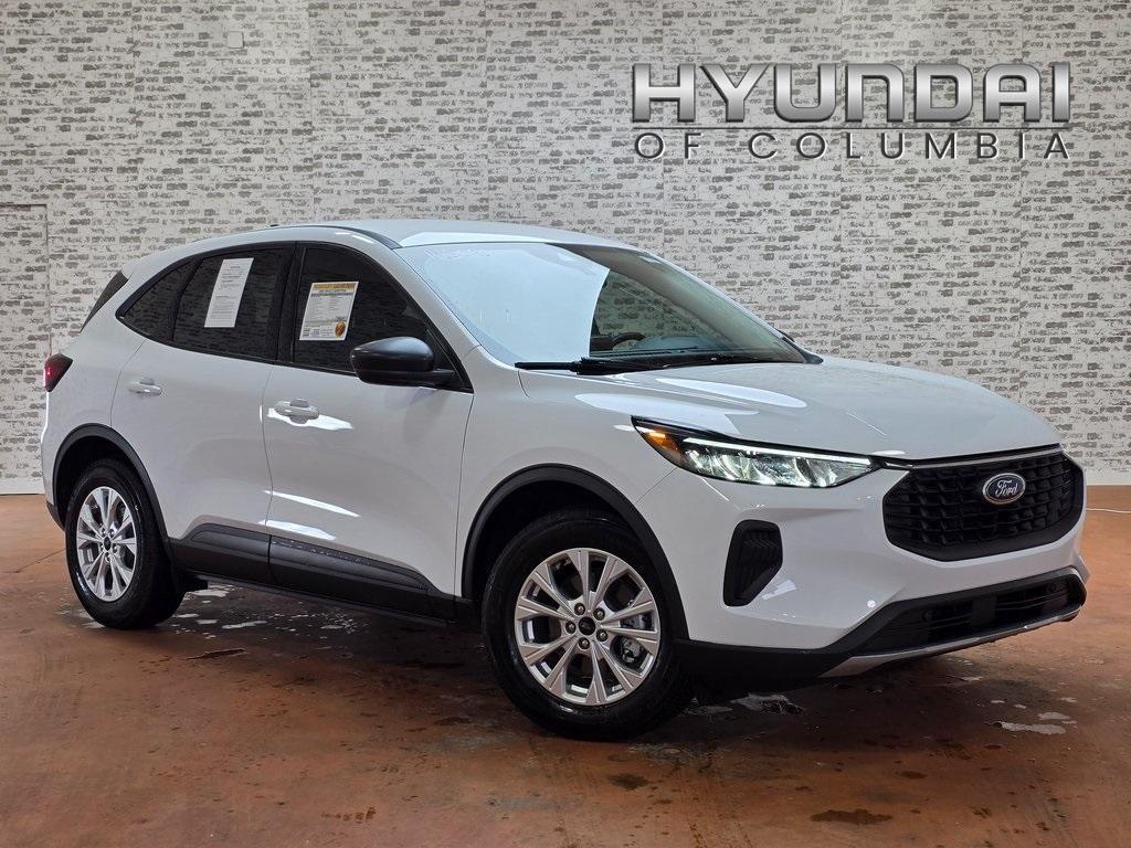 used 2025 Ford Escape car, priced at $23,282