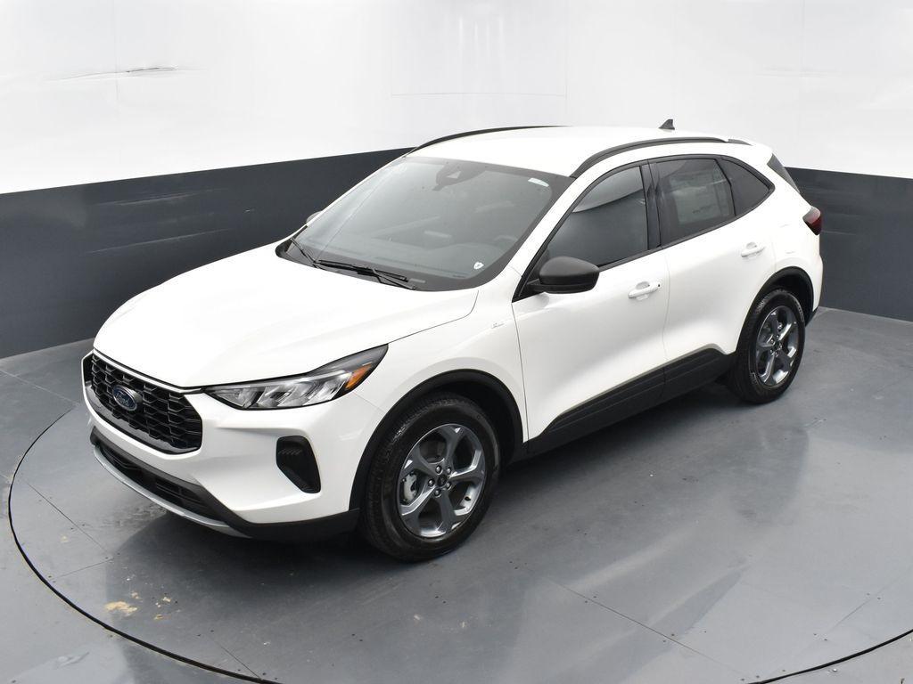 used 2025 Ford Escape car, priced at $30,984