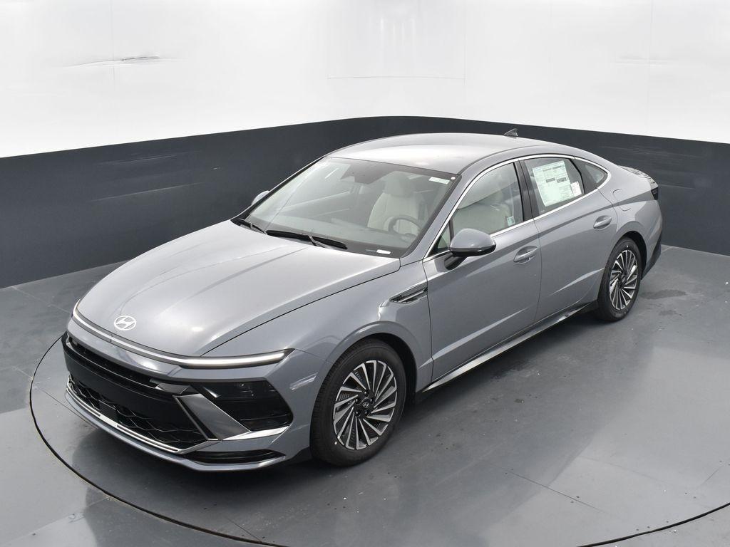 new 2025 Hyundai Sonata Hybrid car, priced at $26,183