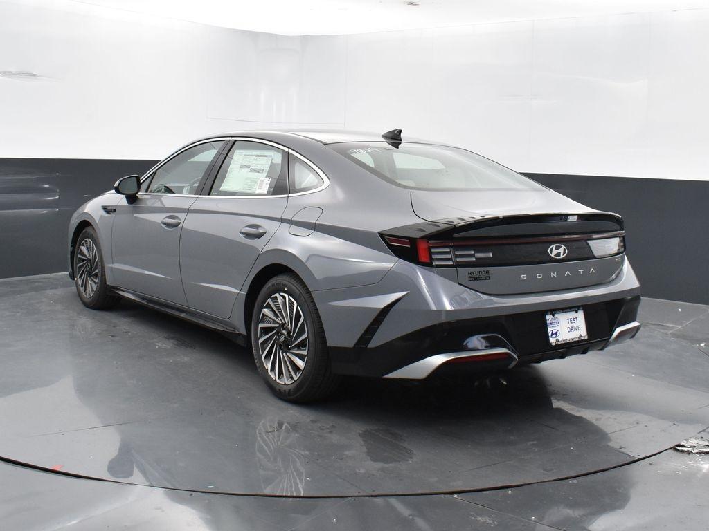 new 2025 Hyundai Sonata Hybrid car, priced at $26,183