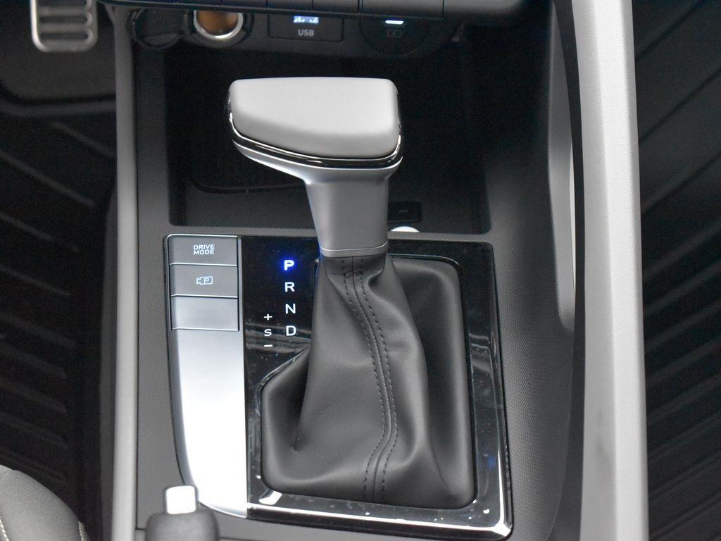 new 2025 Hyundai Elantra car, priced at $24,285