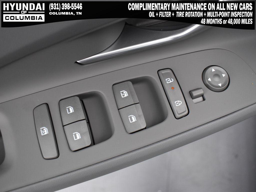 new 2025 Hyundai Elantra car, priced at $26,185