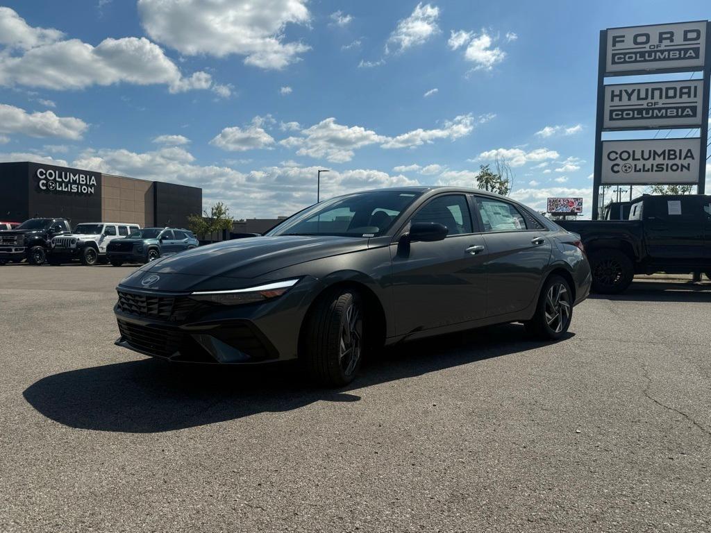new 2025 Hyundai Elantra car, priced at $23,686