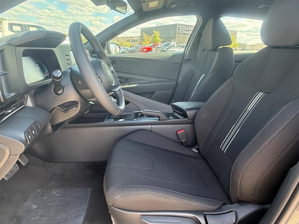 new 2025 Hyundai Elantra car, priced at $23,686