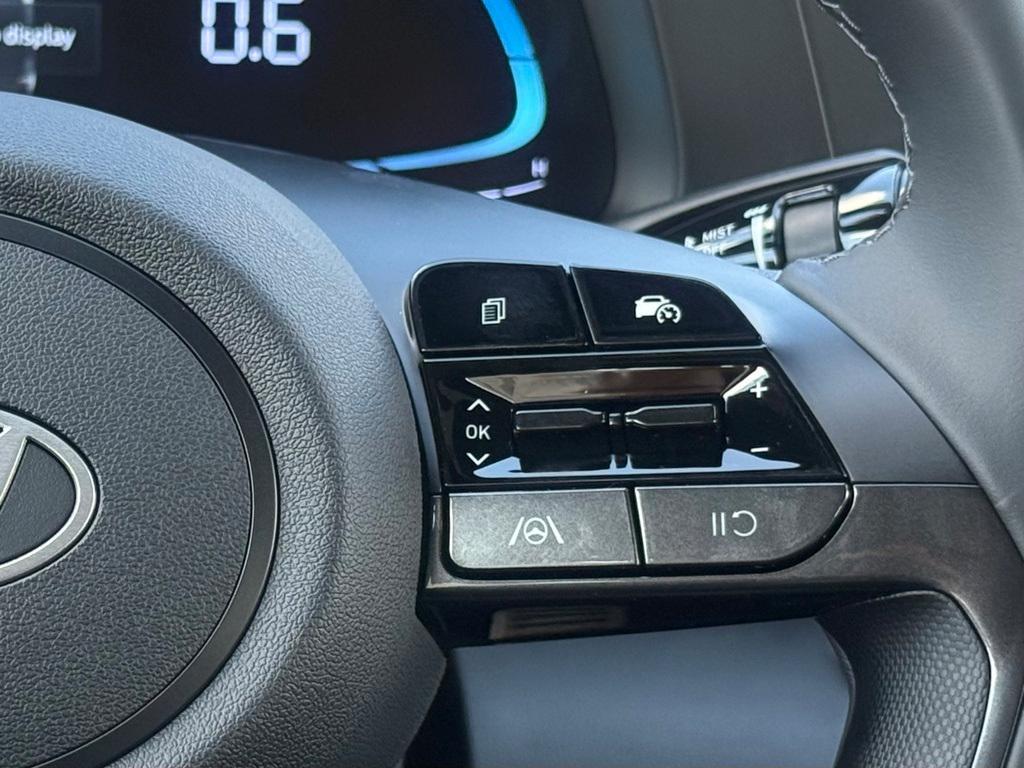 new 2025 Hyundai Elantra car, priced at $23,686
