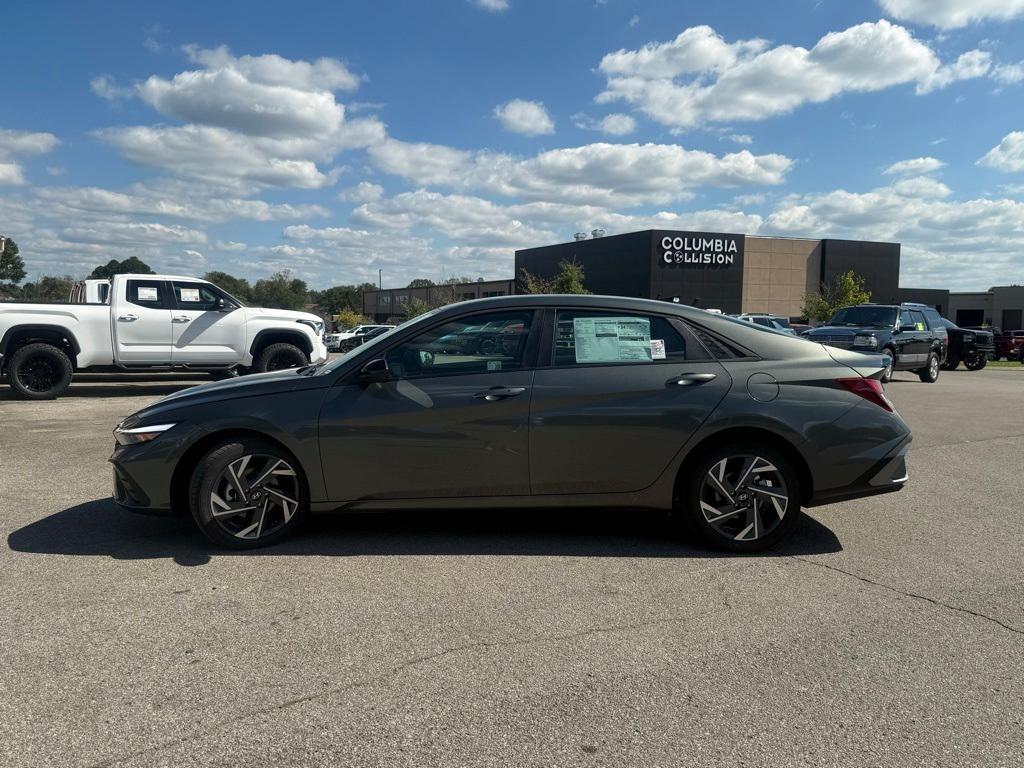 new 2025 Hyundai Elantra car, priced at $23,686