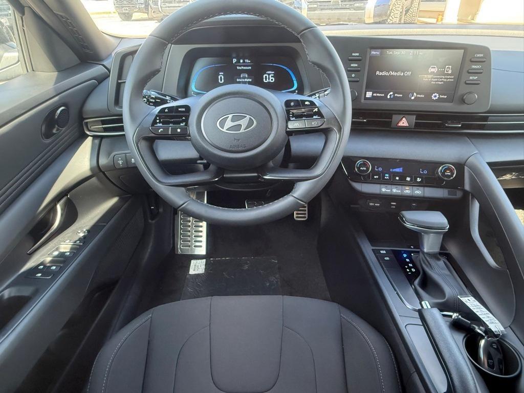 new 2025 Hyundai Elantra car, priced at $23,686