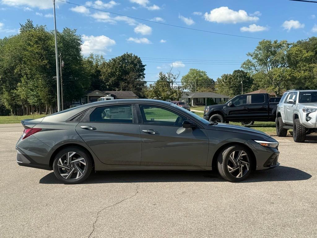 new 2025 Hyundai Elantra car, priced at $23,686