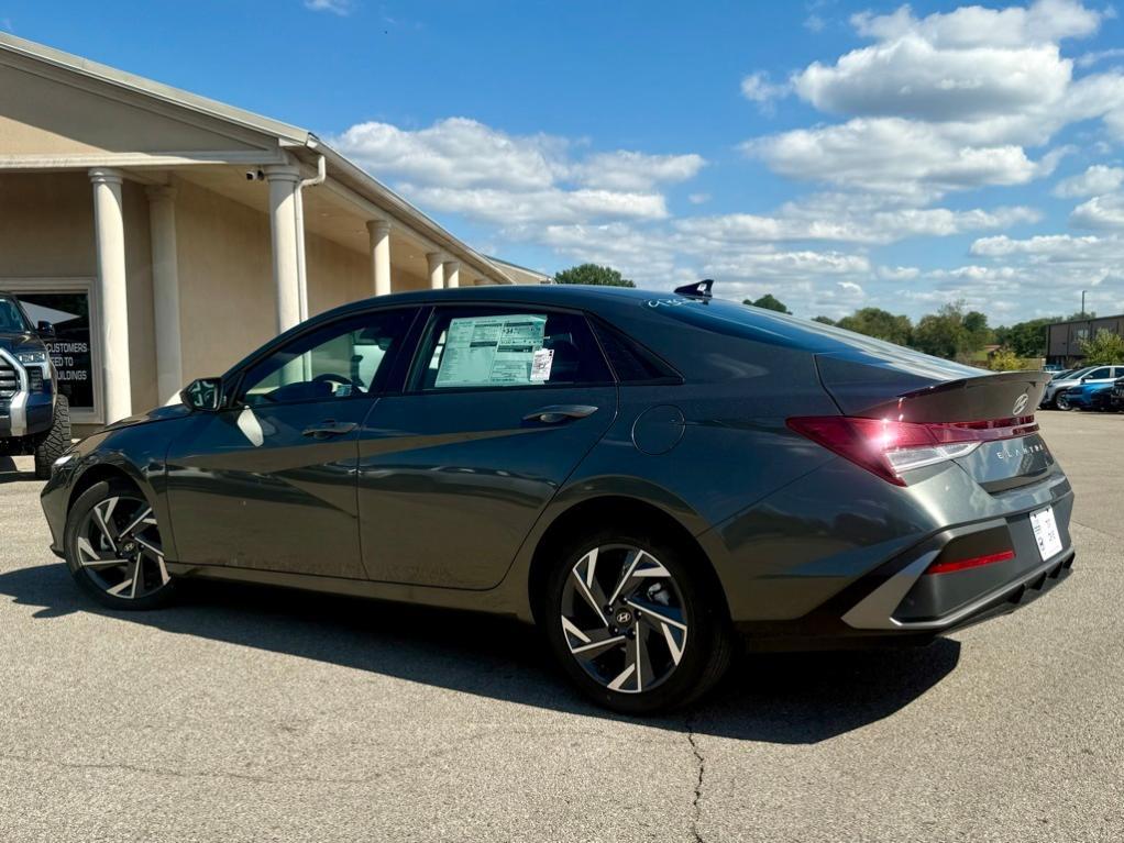 new 2025 Hyundai Elantra car, priced at $23,686