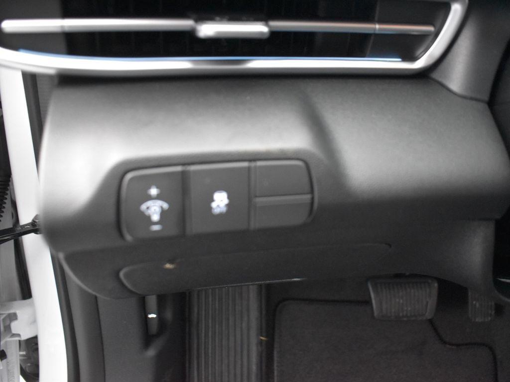 new 2025 Hyundai Elantra car, priced at $29,045