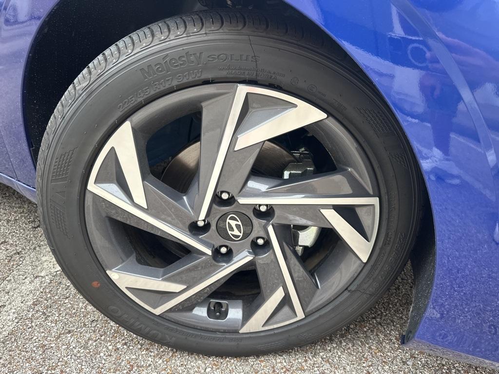 new 2025 Hyundai Elantra car, priced at $23,711