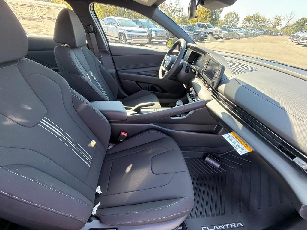 new 2025 Hyundai Elantra car, priced at $23,686