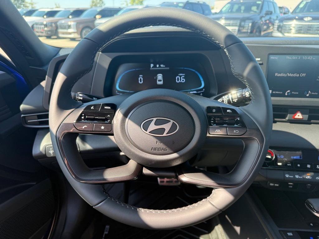 new 2025 Hyundai Elantra car, priced at $23,686