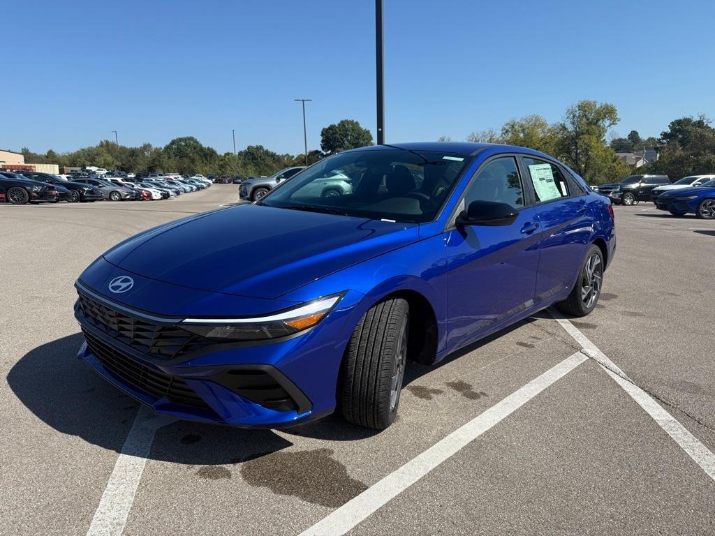 new 2025 Hyundai Elantra car, priced at $23,686