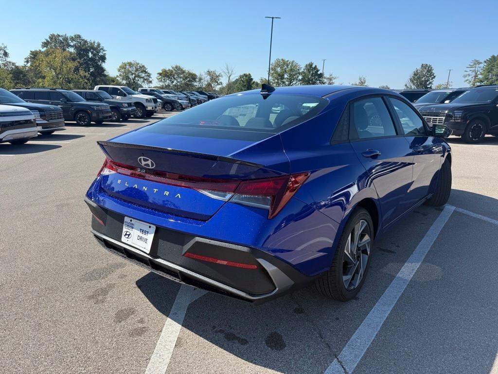 new 2025 Hyundai Elantra car, priced at $23,686