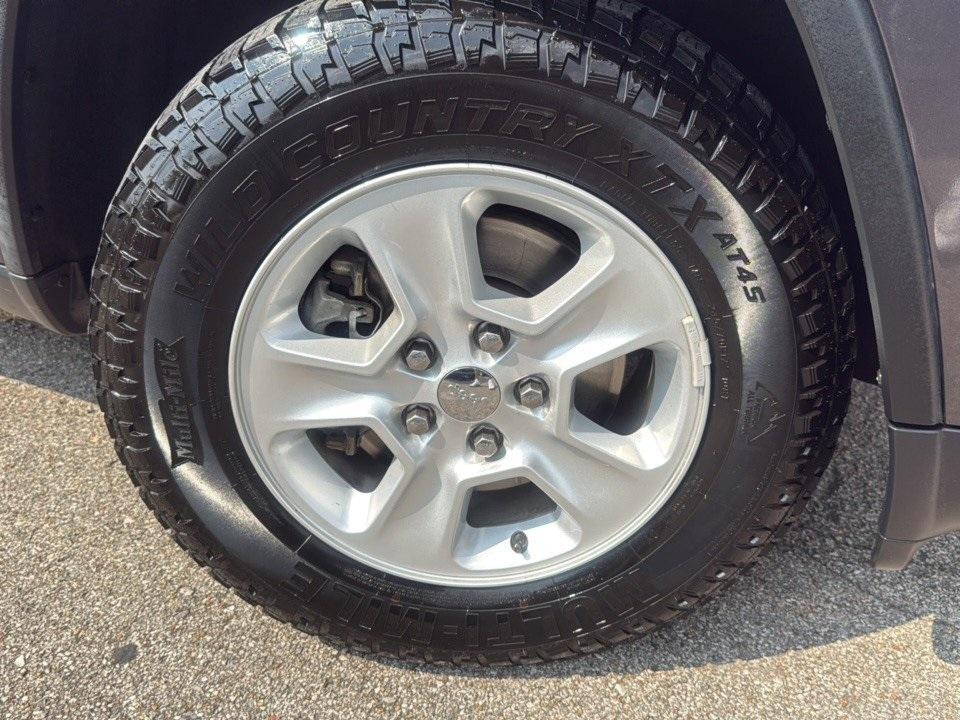 used 2016 Jeep Grand Cherokee car, priced at $9,958