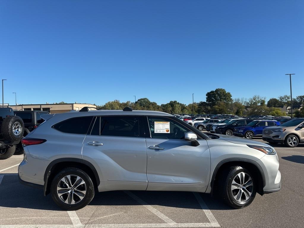 used 2022 Toyota Highlander car, priced at $30,895