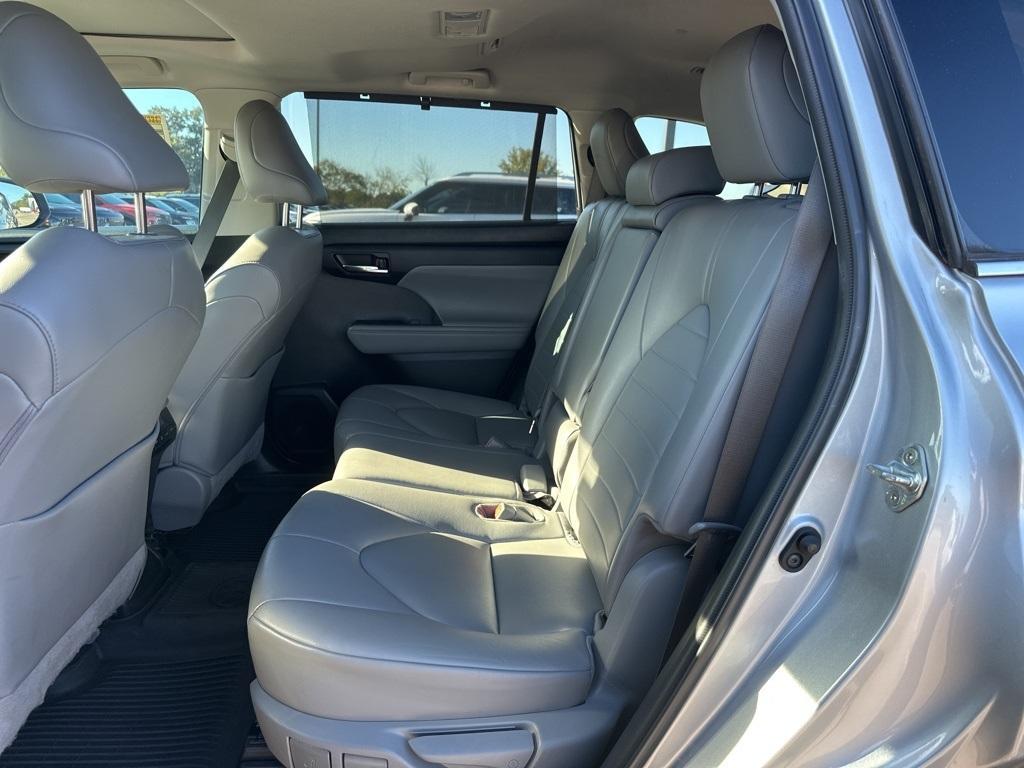 used 2022 Toyota Highlander car, priced at $30,895