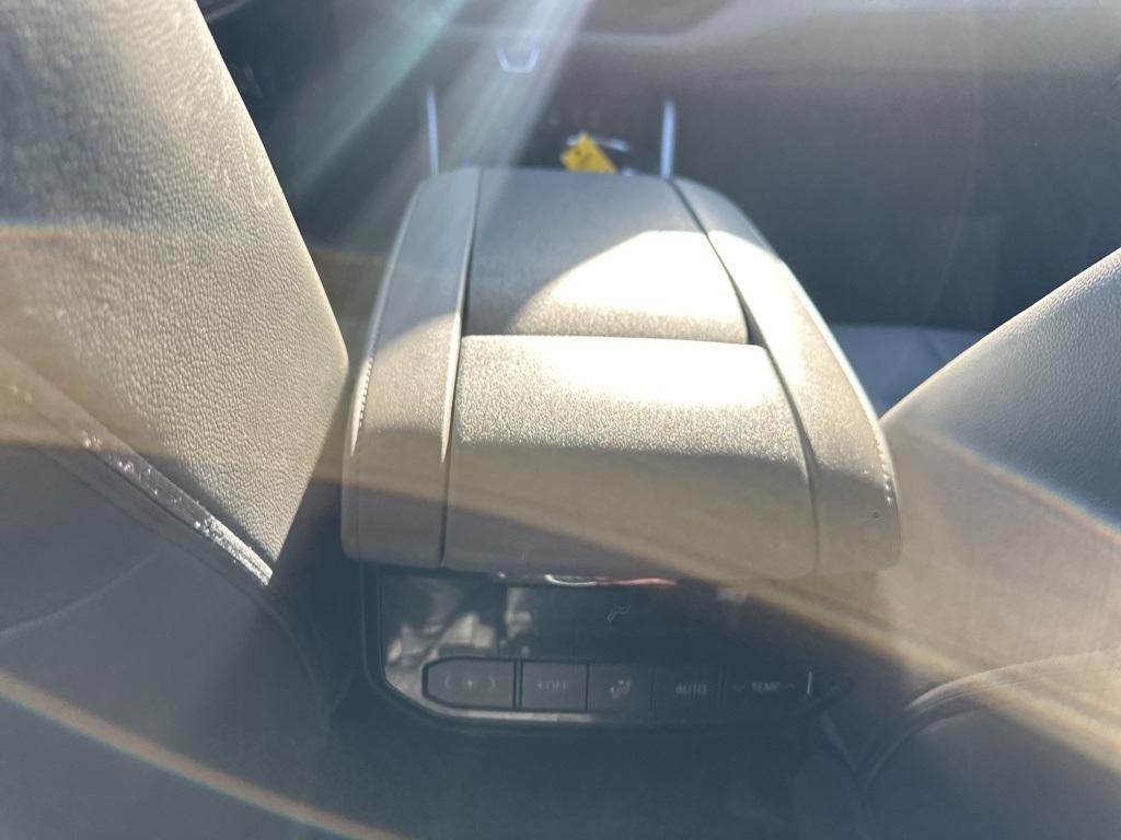 used 2022 Toyota Highlander car, priced at $30,895