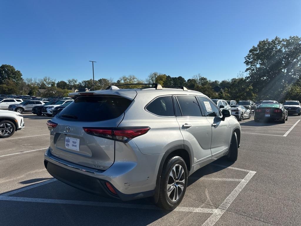 used 2022 Toyota Highlander car, priced at $30,895
