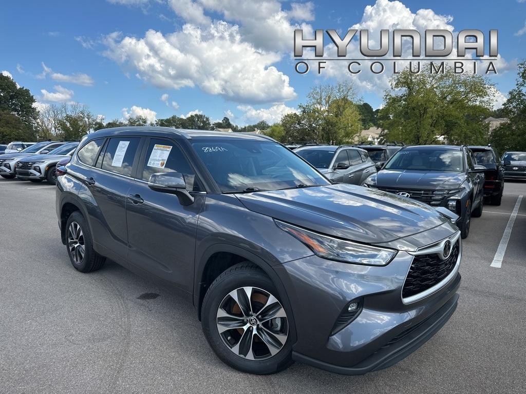 used 2024 Toyota Highlander car, priced at $38,994