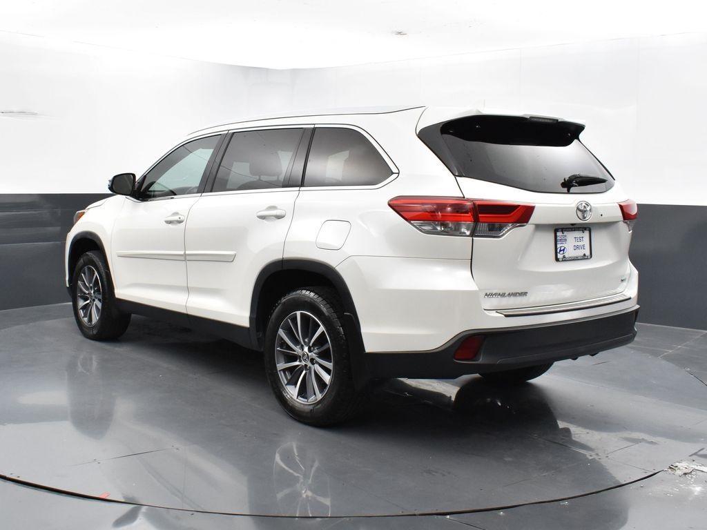used 2019 Toyota Highlander car, priced at $27,998