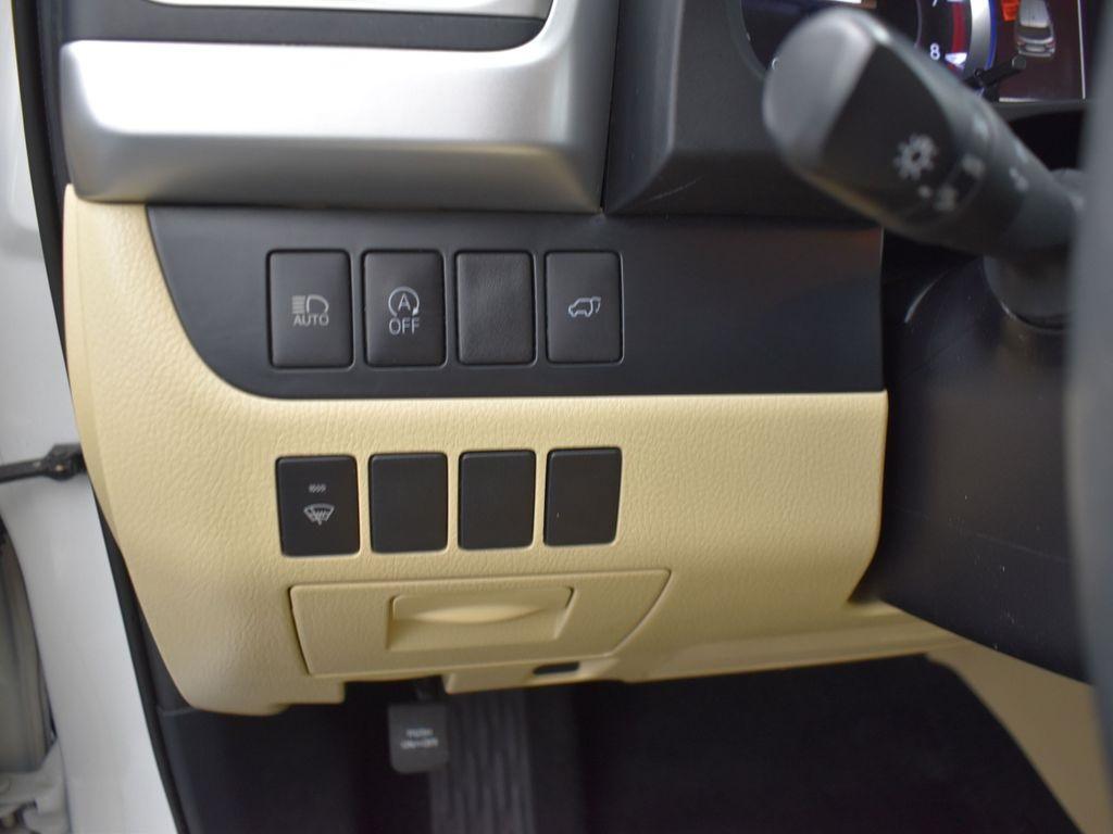 used 2019 Toyota Highlander car, priced at $27,998