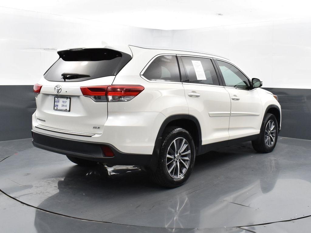 used 2019 Toyota Highlander car, priced at $27,998