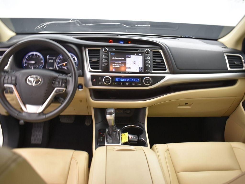 used 2019 Toyota Highlander car, priced at $27,998